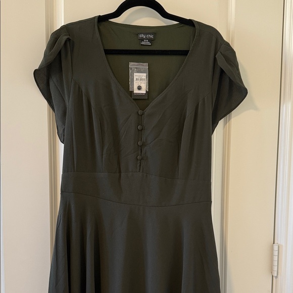 NWT City Chic Olive Green Midi Dress - Picture 4 of 6